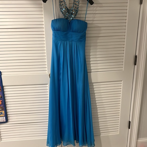 Aiden Maddox gown worn once - Picture 3 of 3